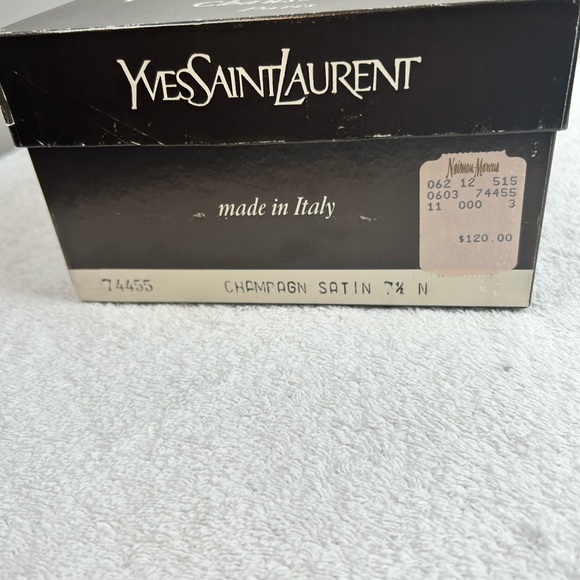 Yves Saint Laurent Cream Heels with Pointed Toe - Picture 13 of 16